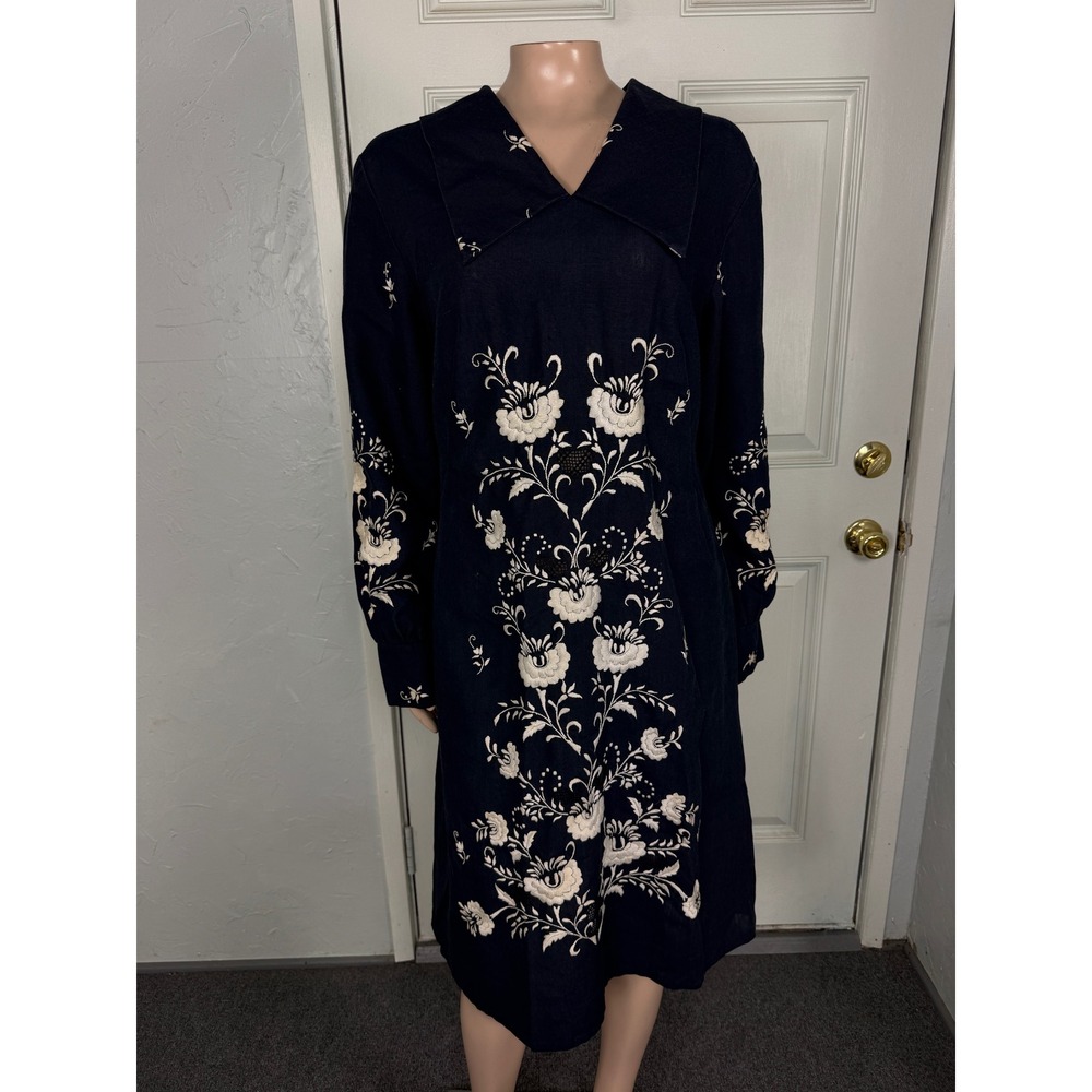 Vintage 70s Tesoro's Women's Dress Phillipines Linen Navy Floral Embroidered D21